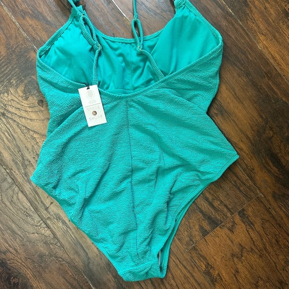 Shade & Shore Women'sSquare Neck Pucker High Leg One Piece Swimsuit -<<112>>> - Picture 3 of 10